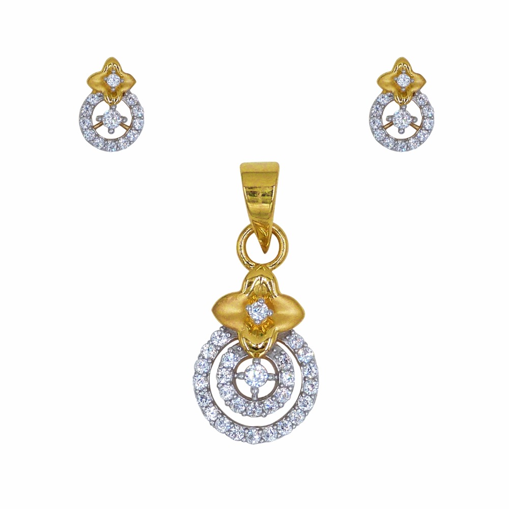 Fancy daily wear 18k gold pendant set