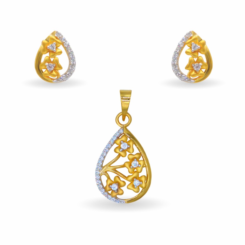 Four Flower 22k Gold Pendant Set